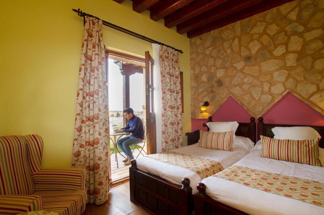Ibersol La Casona De Andrea Hotel Tiedra Eksteriør billede